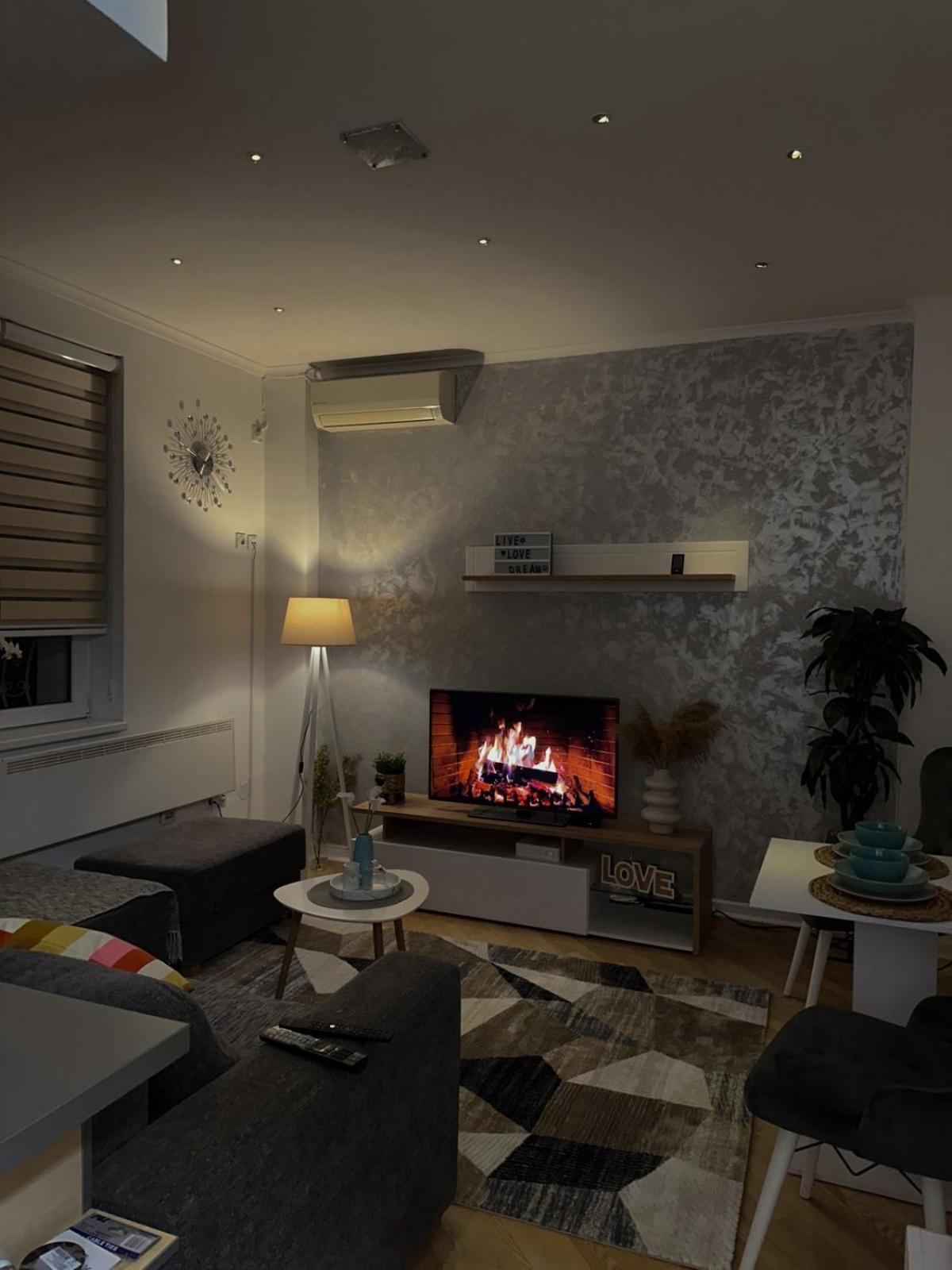 Train 23 Apartment Beograd Bagian luar foto